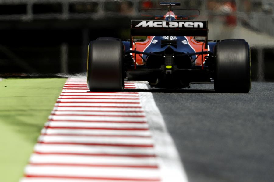  McLaren Honda MCL32 2017 года  (фото 9 из 24)